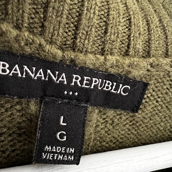 Crewneck Pullover Sweater Green - Picture 2 of 3